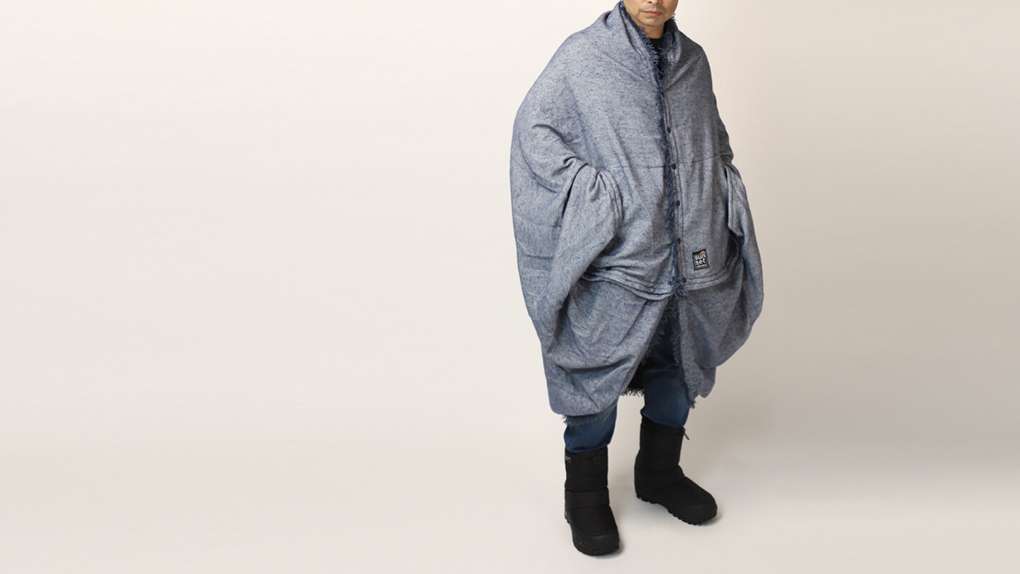 Camp throw blanket_main_03